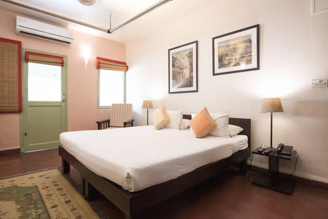 G 49 Bed & Breakfast New Delhi Exteriör bild