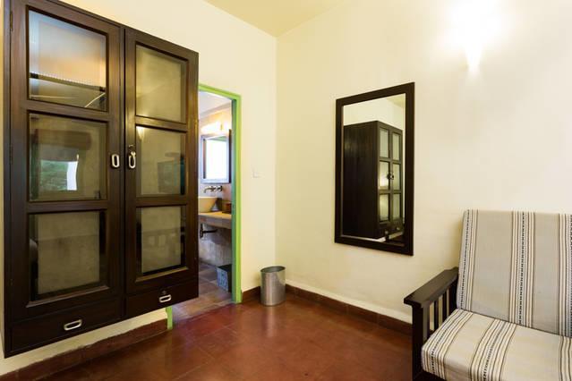 G 49 Bed & Breakfast New Delhi Exteriör bild
